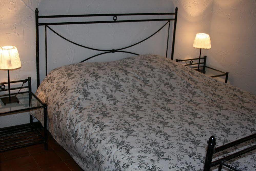 Fleur De Lys 3* Fayence